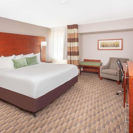 Wyndham Garden Форт Уейн Екстериор снимка
