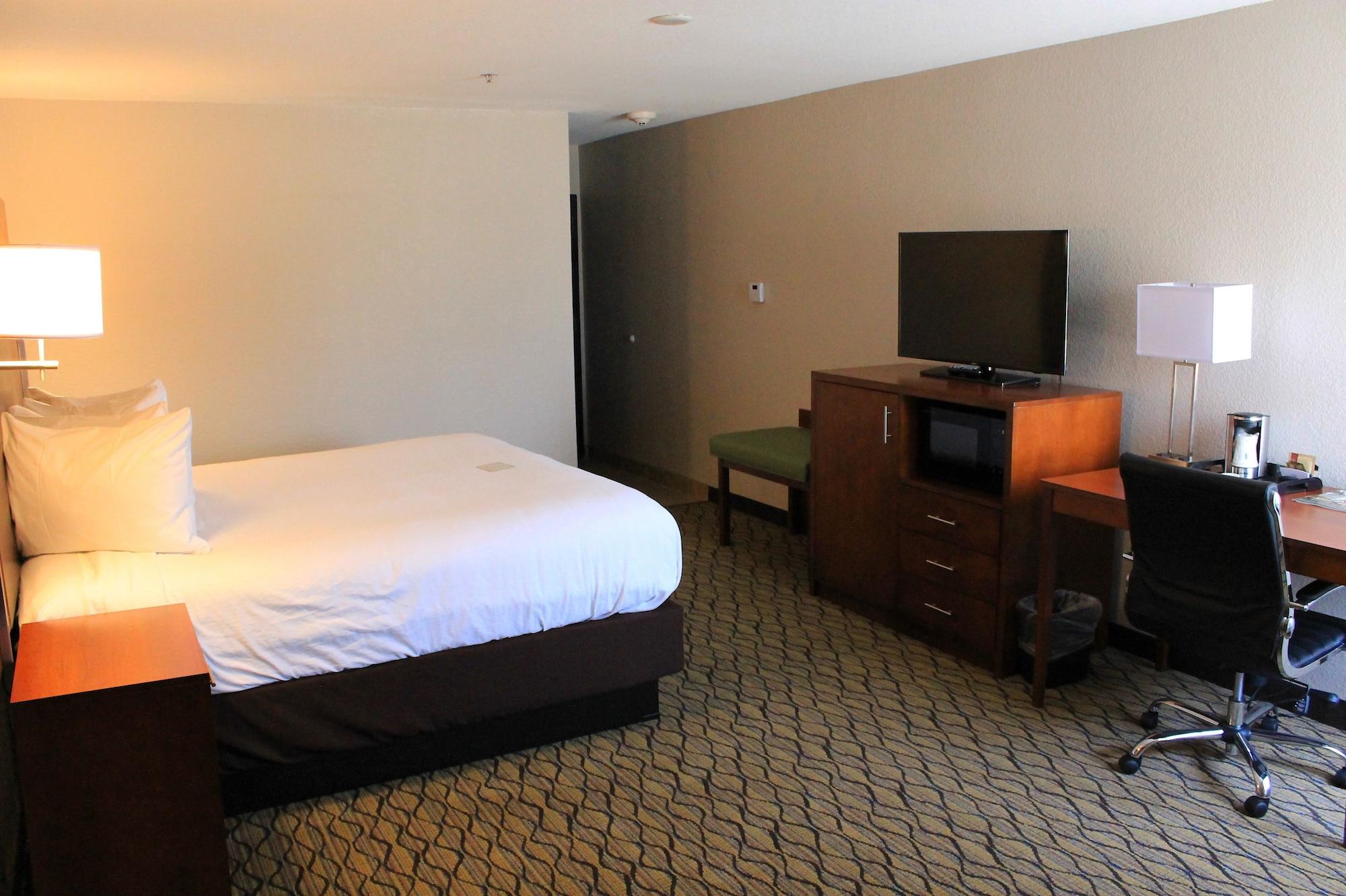 Wyndham Garden Форт Уейн Екстериор снимка