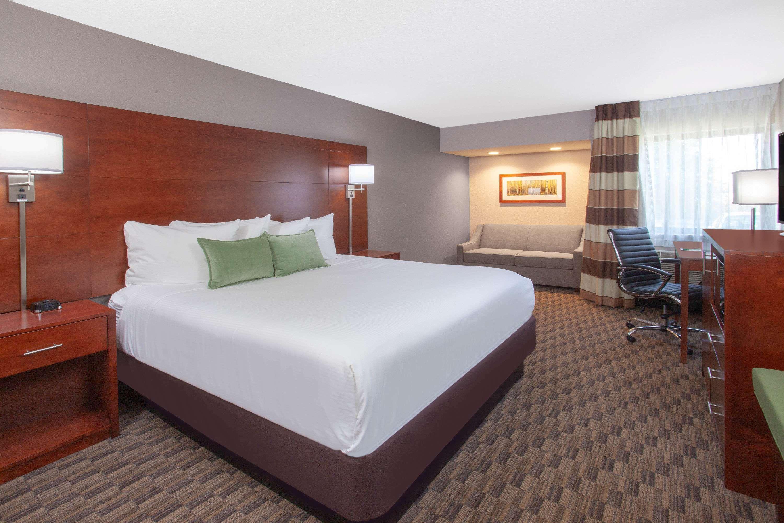 Wyndham Garden Форт Уейн Екстериор снимка