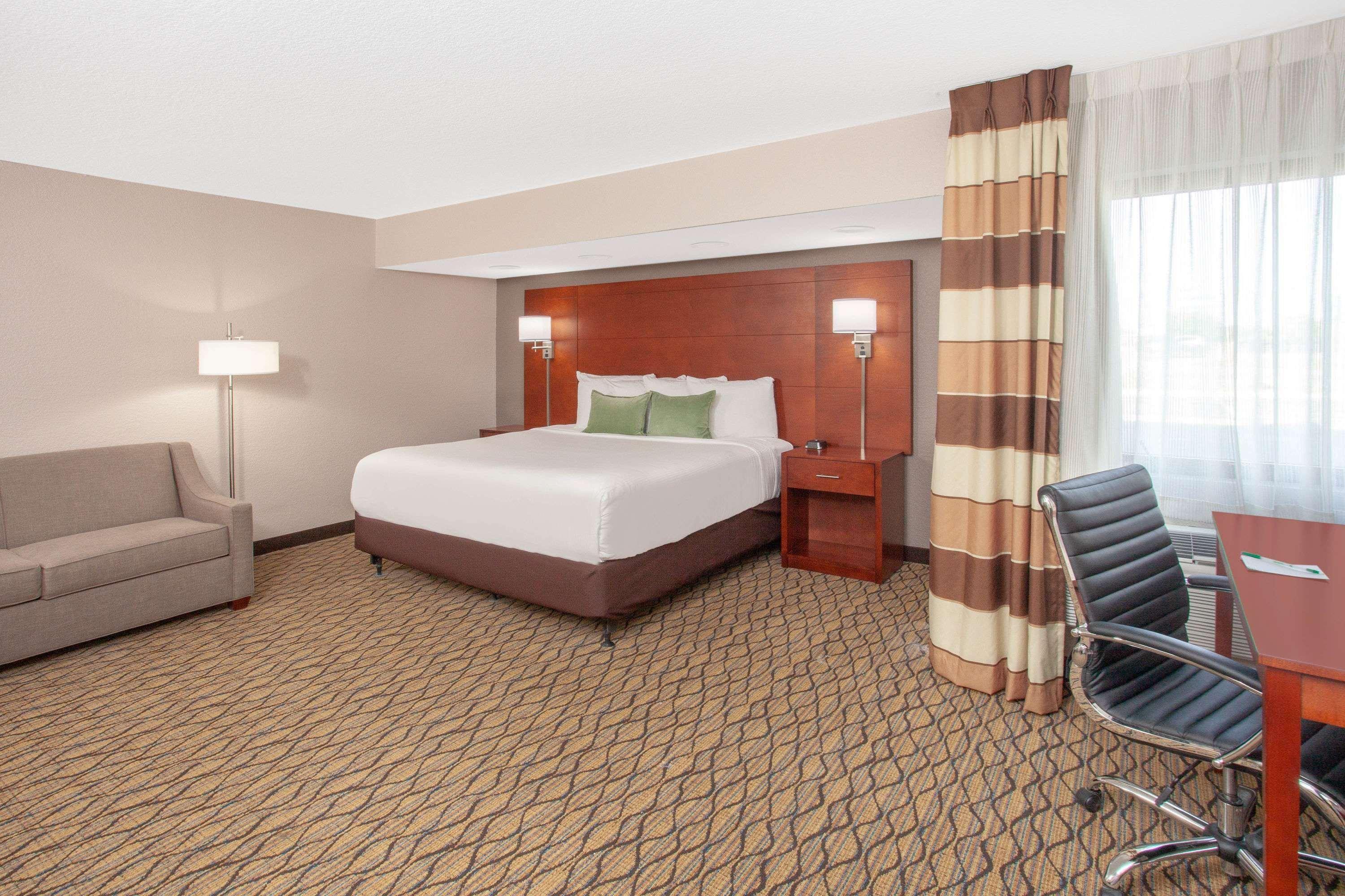 Wyndham Garden Форт Уейн Екстериор снимка