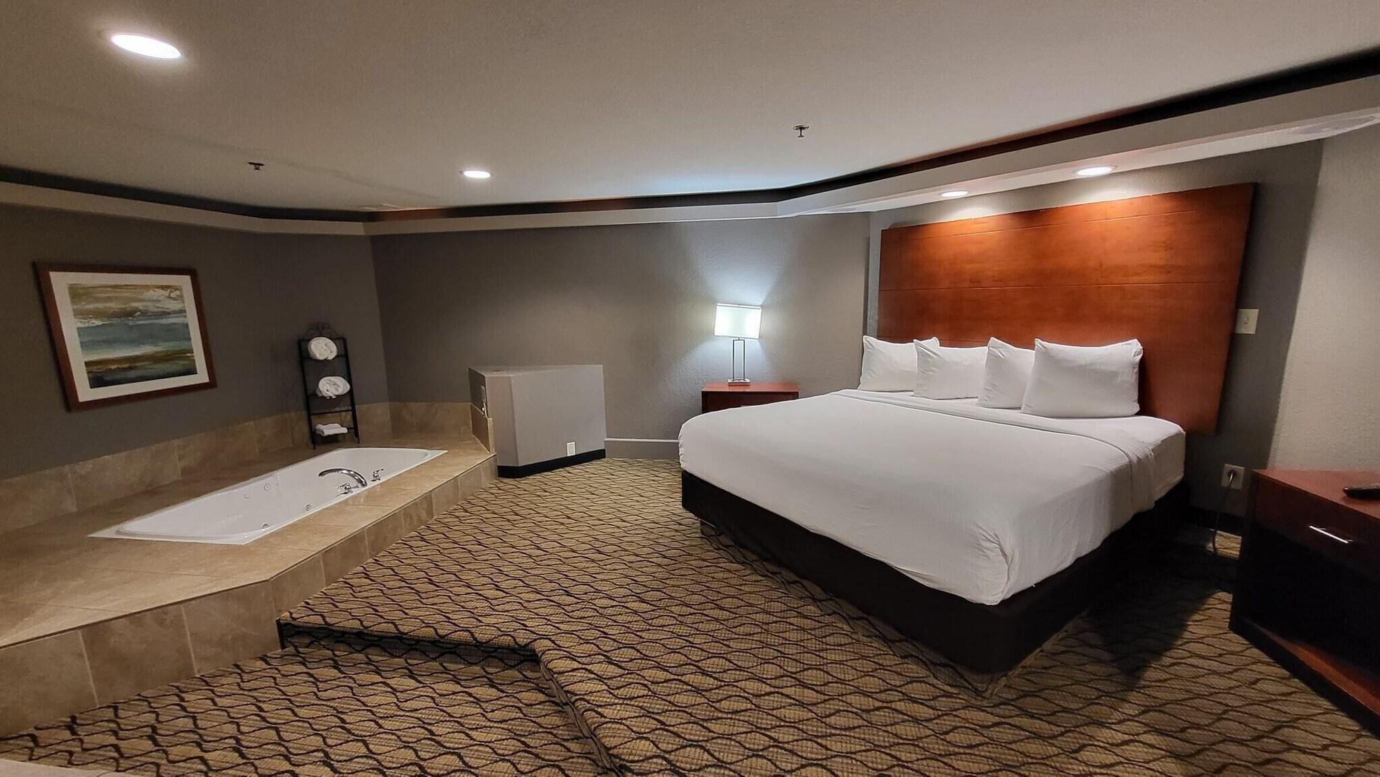 Wyndham Garden Форт Уейн Екстериор снимка