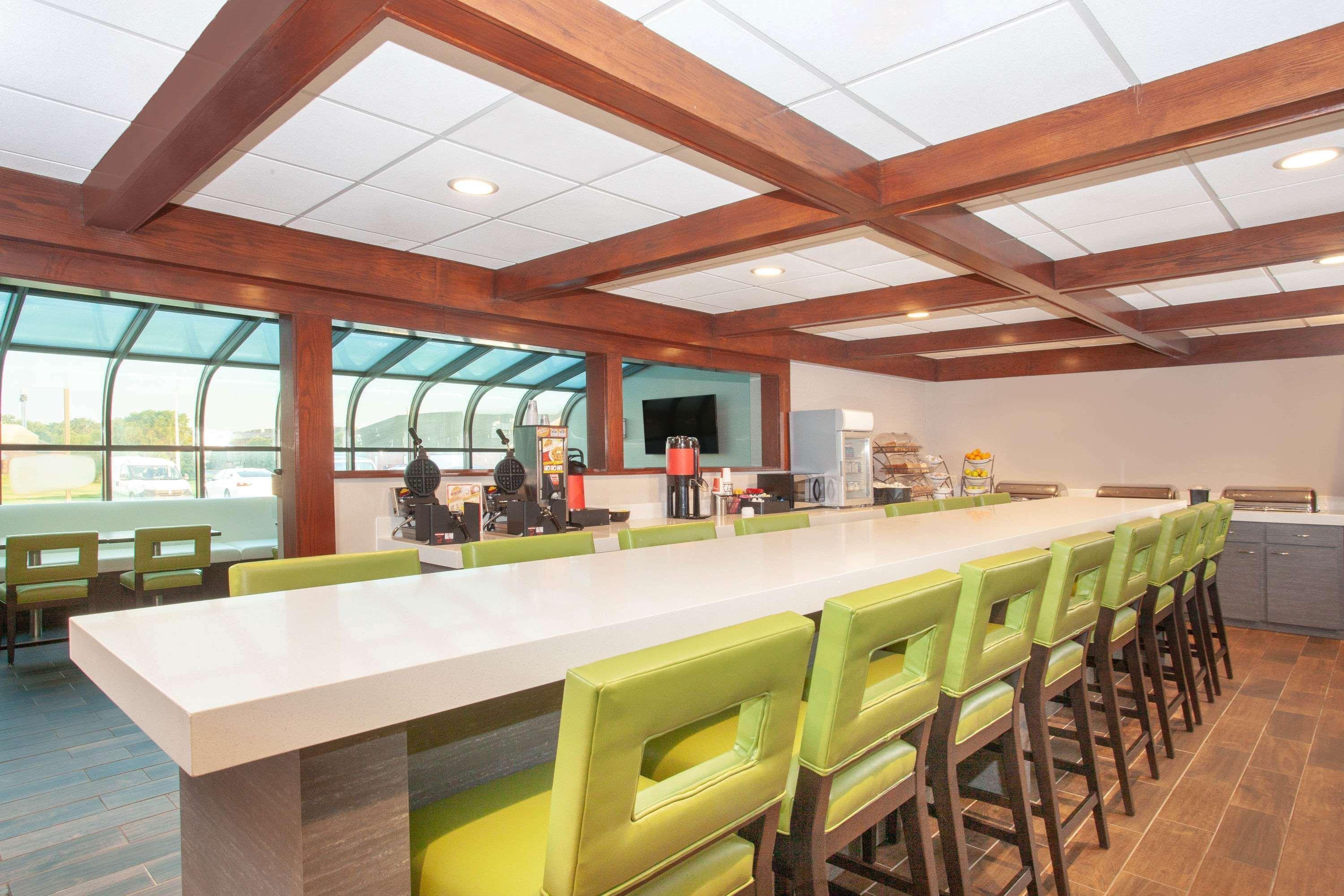 Wyndham Garden Форт Уейн Екстериор снимка