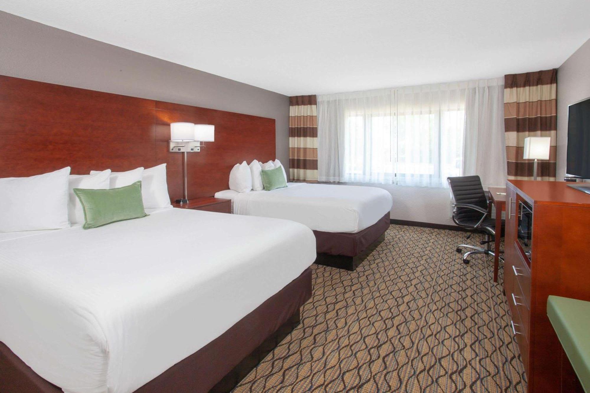 Wyndham Garden Форт Уейн Екстериор снимка