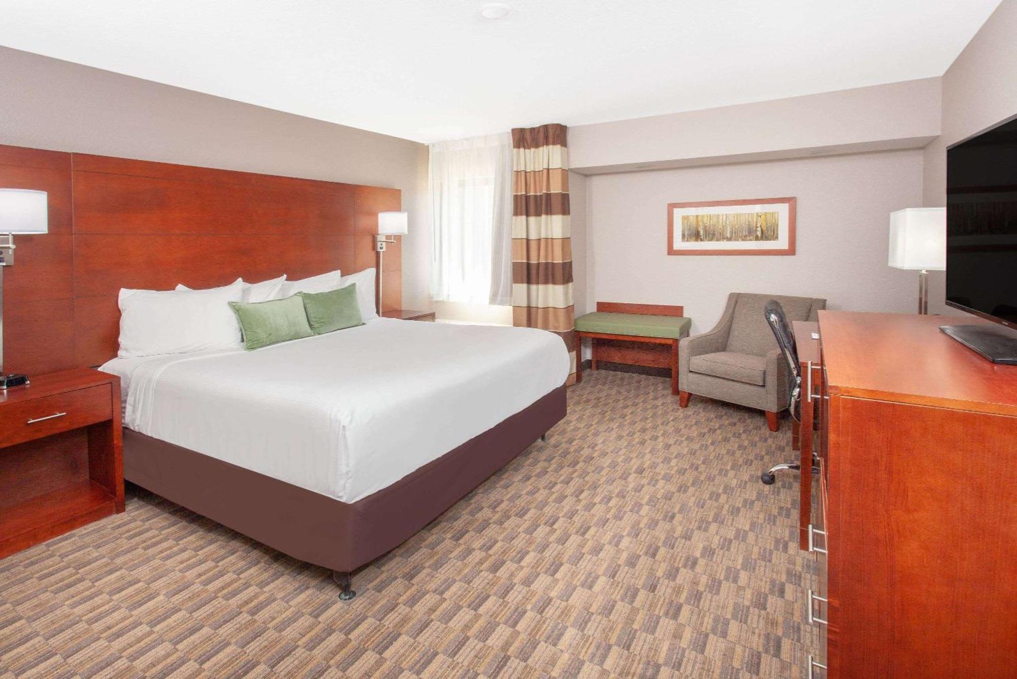 Wyndham Garden Форт Уейн Екстериор снимка