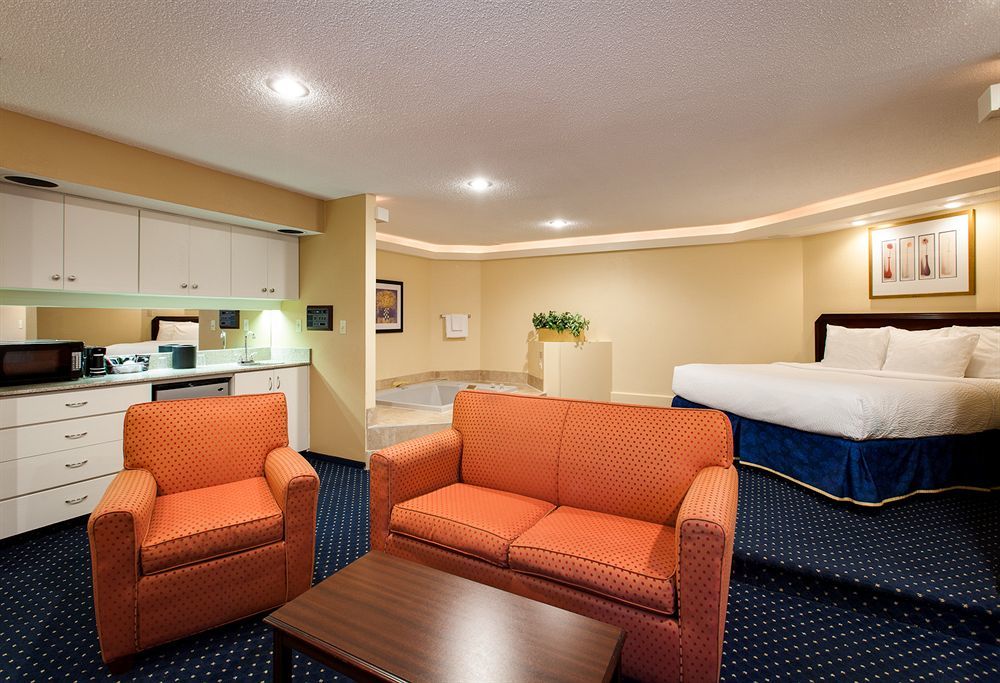 Wyndham Garden Форт Уейн Екстериор снимка